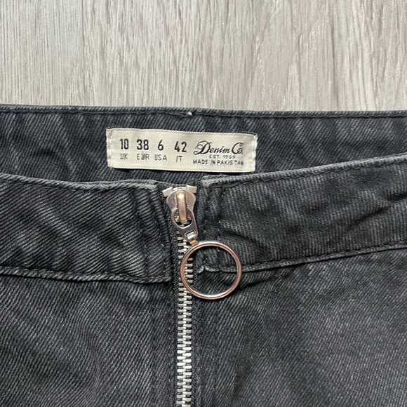 Black skirt - Picture 3 of 3